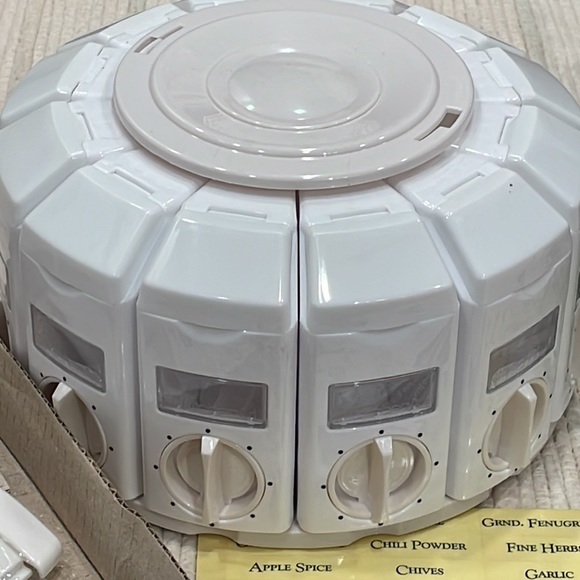 Kitchen Art Select-A-Spice Carousel - Picture 2 of 12